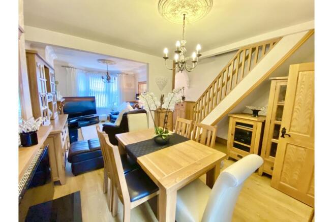 Lounge/Dining Room