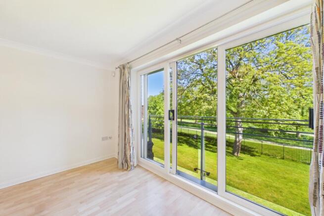 2 bed Apartment for sale Image 3