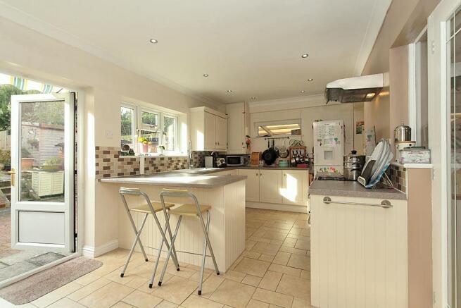 Lon-Kitchen_1.jpg
