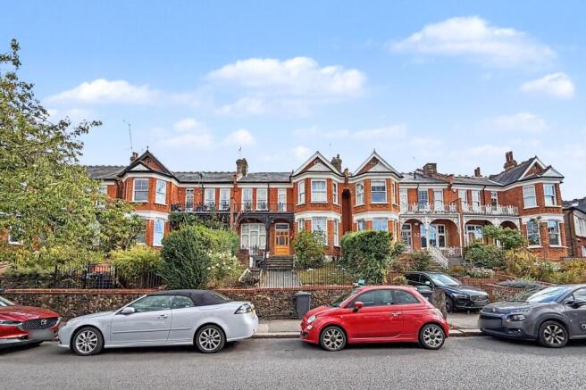 64 Dukes Avenue, Muswell Hill, London N10 2PU