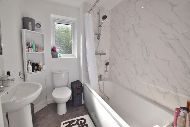 2 bed Semi-Detached for sale Image 8