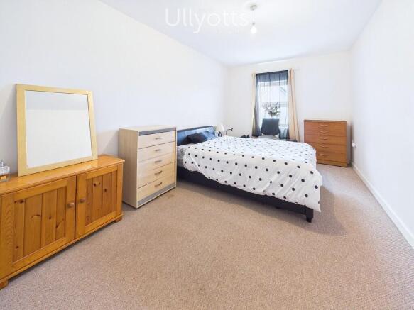 2 bed Flat for sale Image 8