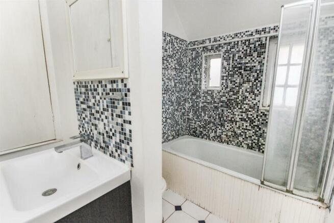 SP00364-S-bathroom.jpg