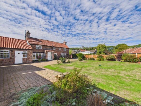 3 Bedroom Detached Cottage- For Sale