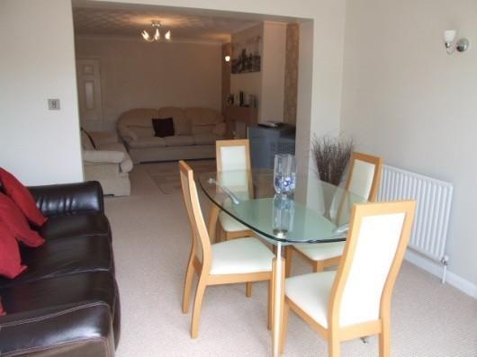 Dining/lounge