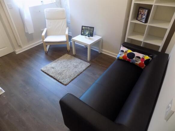 3 bed Terraced to rent Image 4