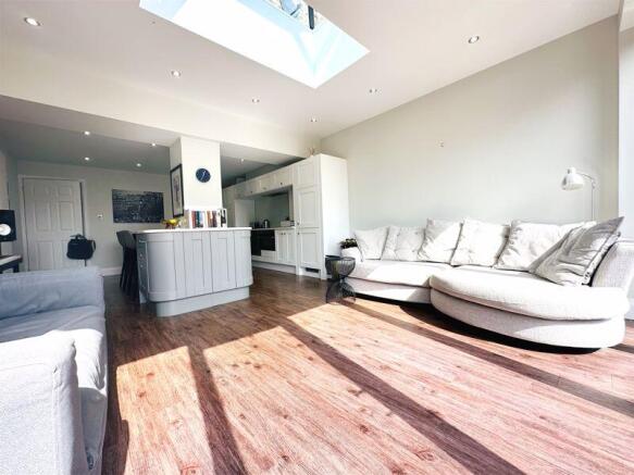 4 bed Terraced for sale Image 10
