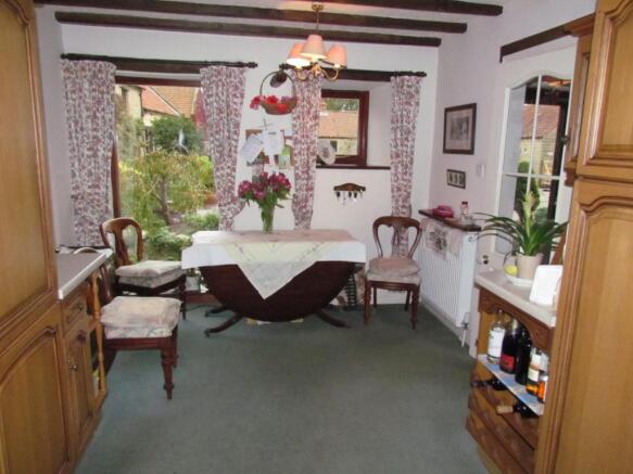 KTICHEN/BREAKFAST ROOM