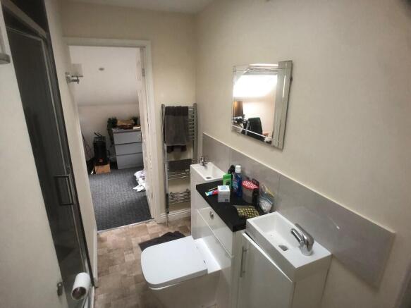 4 bed End of Terrace to rent Image 12