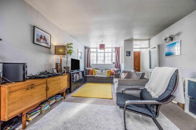 153 Landguard Road, Southsea-Small-PorticoMarketin