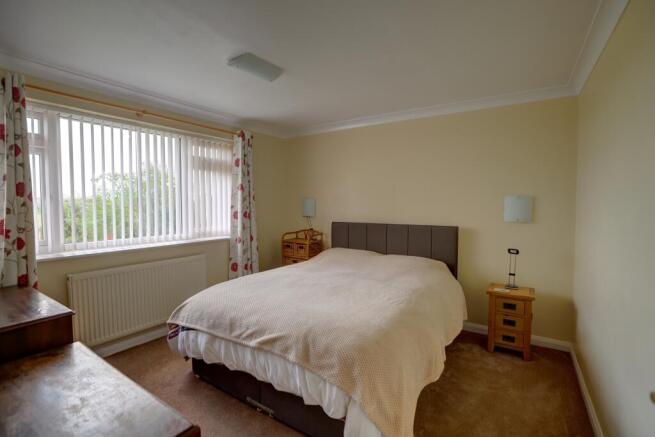 2 bed Semi-Detached Bungalow for sale Image 8