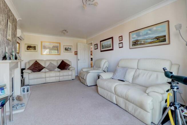 Lounge ii.jpg