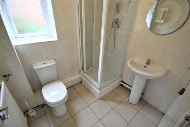 3 bed Flat to rent Image 6
