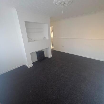 3 bed Terraced to rent Image 4