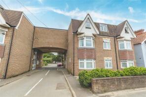 Flat 16, 580 588 Clarence Court, London Road, Slough SL3 8QF