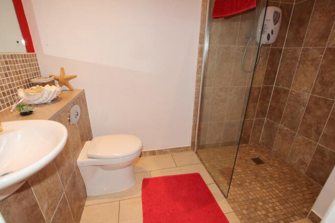 Entry to En-Suite
