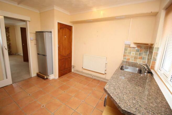 39 porset close kitchen...jpg