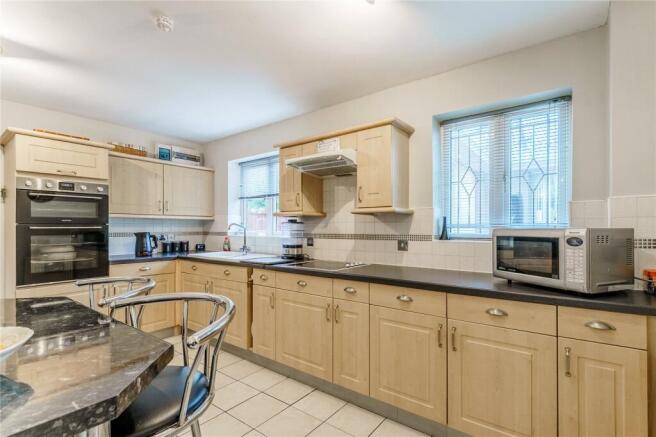 4 bed Detached for sale Image 6