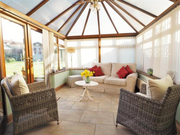 Delightful Conservatory 711