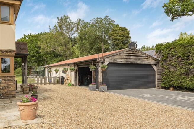 Garage/Workshop