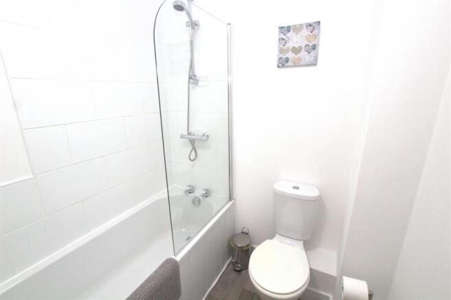 2 bed Apartment to rent Image 6