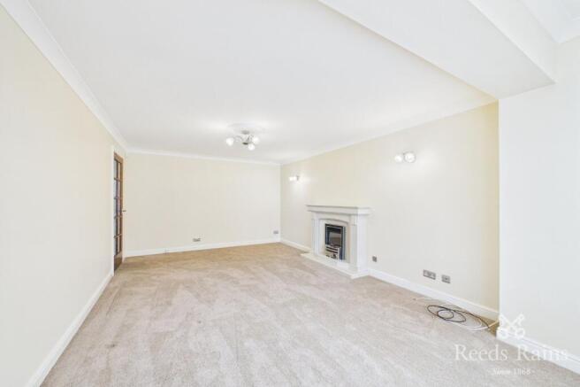 3 bed Semi-Detached for sale Image 9