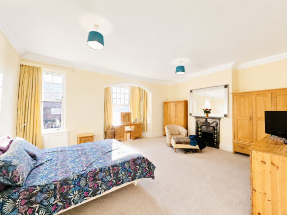 5 bed Terraced for sale Image 12