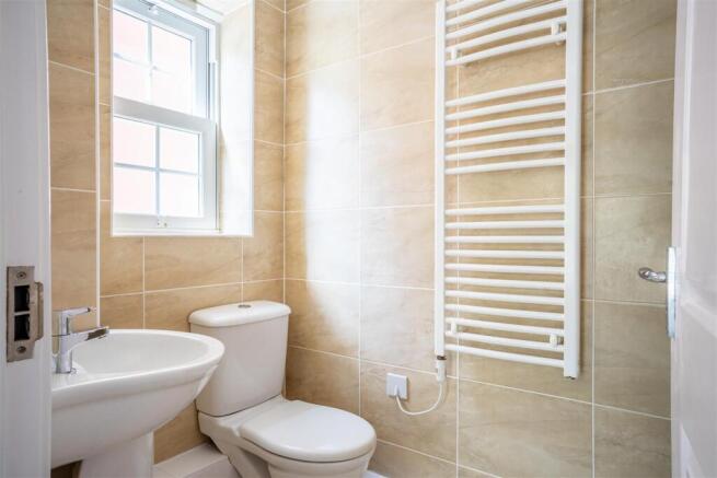 2 bed Apartment to rent Image 8
