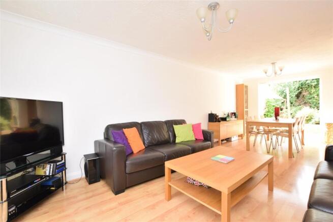 Sitting/dining room