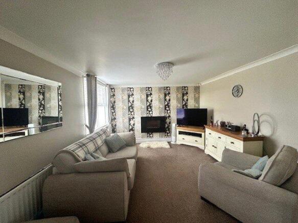 3 bed Terraced for sale Image 3