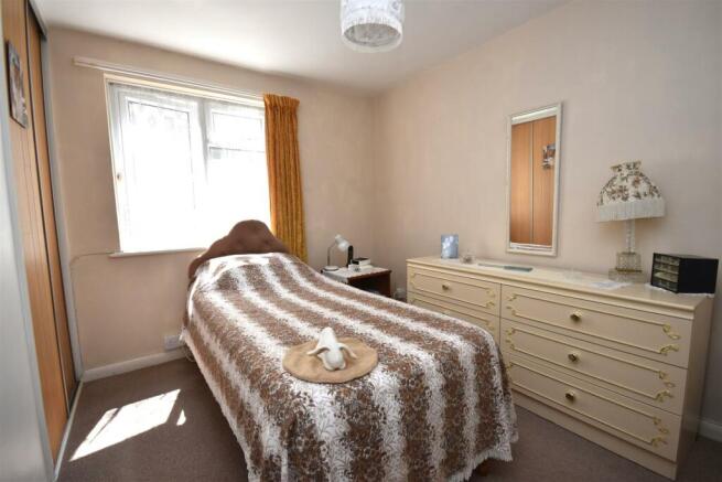 Bedroom 1.jpg