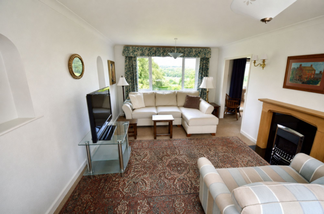 4 bed Detached to rent Image 6