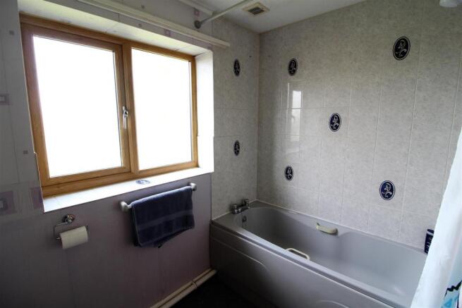 Bathroom.JPG