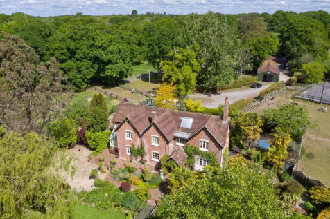 South Drive, Ossemsley, New Milton, BH25