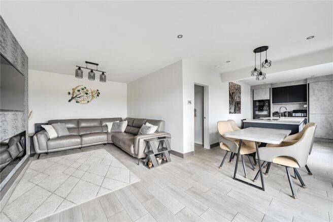 Lounge/Kitchen