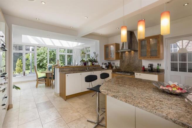 Myton210-Kitchen-01A.jpg