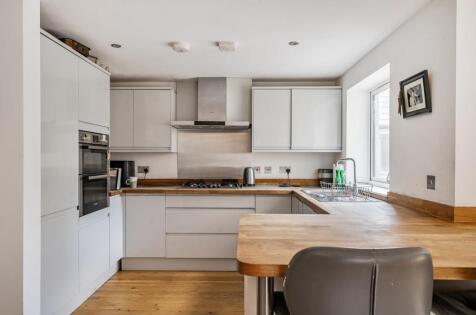 Woodend Lane, Cam, GL11