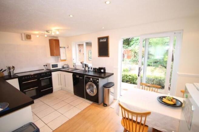 Kitchen / Dining Roo