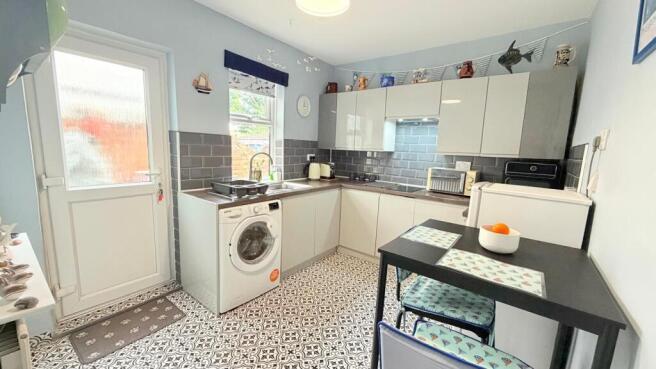 2 bed Terraced for sale Image 6