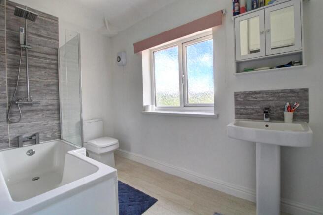 Family Bathroom 