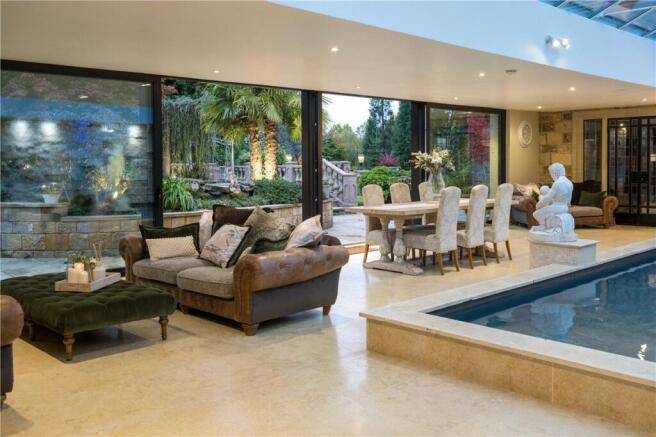 4 bed Detached for sale Image 11