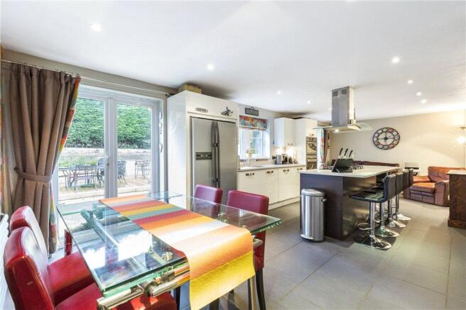 Kitchen/Dining Area