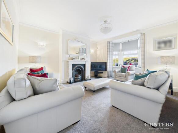 CAM03792G0-PR0216-STILL023-2.jpg