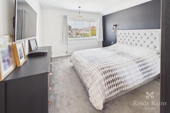 4 bed Detached for sale Image 9