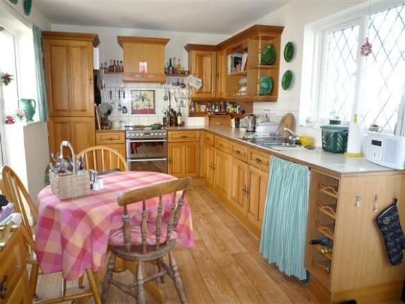 KITCHEN/BREAKFAST ROOM