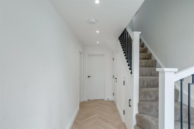 4 bed Semi-Detached for sale Image 7
