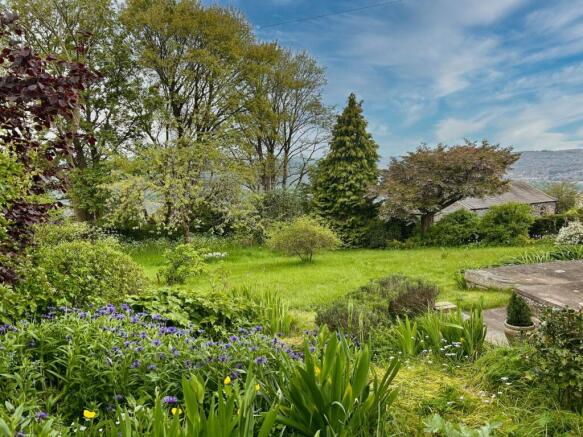 4 bed Detached for sale Image 8