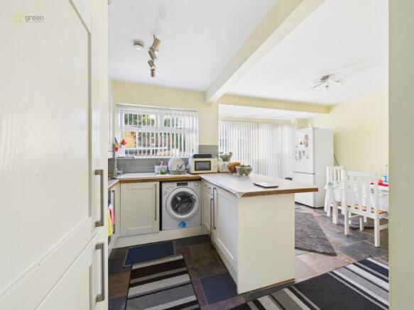 cam05591g0pr0102still005