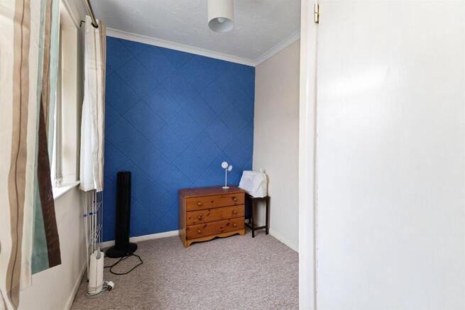 4 bed Semi-Detached for sale Image 12