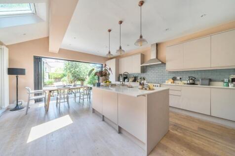 Gleneagle Road, London, SW16